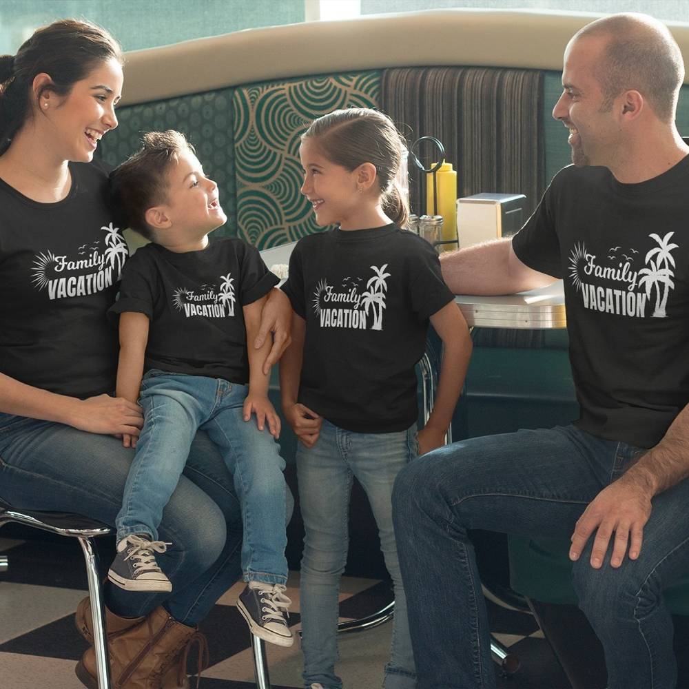 Family Vacation Round Neck T-Shirt